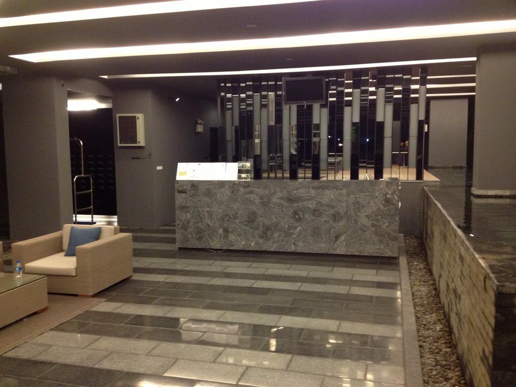 Siamese Gioia Aparthotel Bangkok Exteriör bild