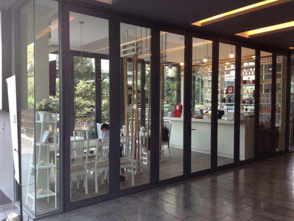 Siamese Gioia Aparthotel Bangkok Exteriör bild