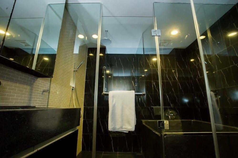 Siamese Gioia Aparthotel Bangkok Exteriör bild