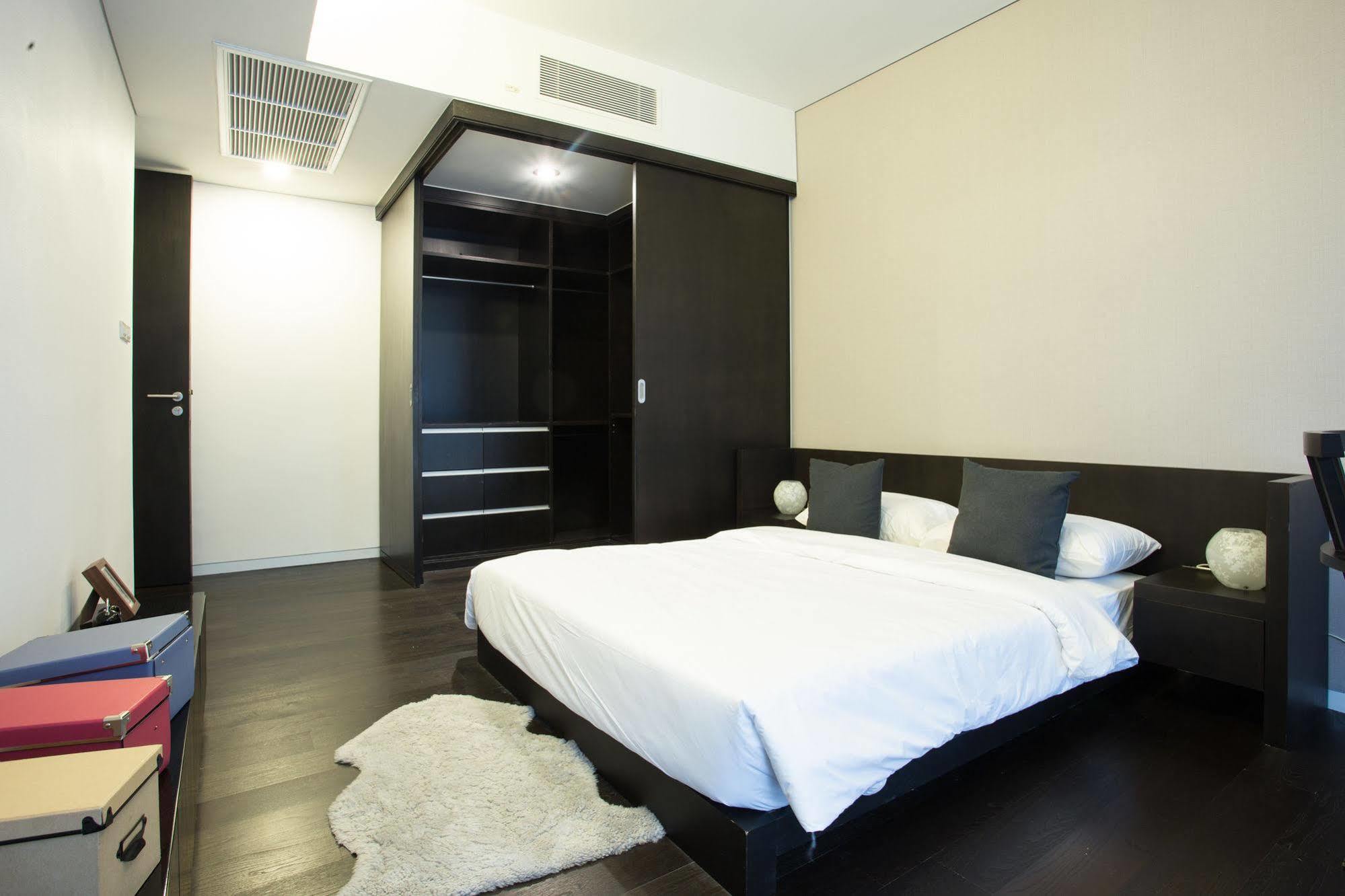 Siamese Gioia Aparthotel Bangkok Exteriör bild